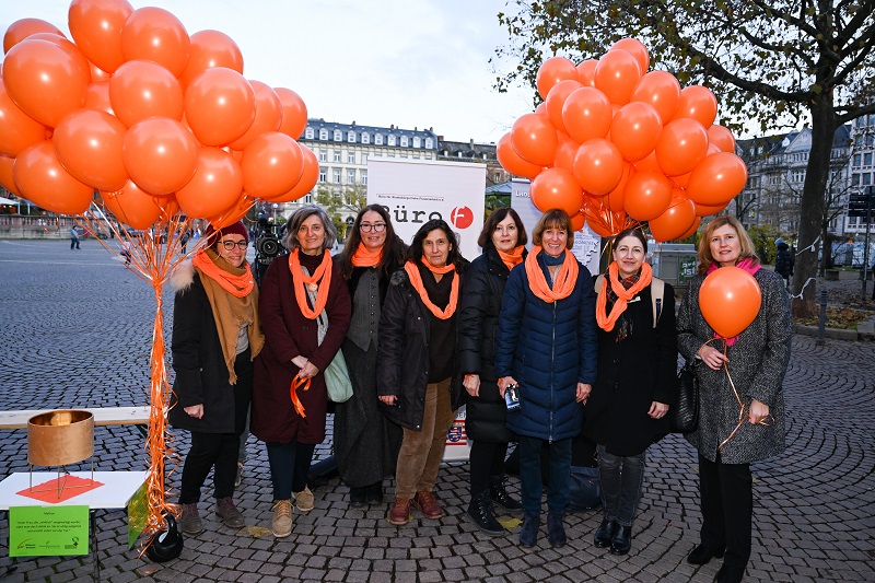 Gruppenbild Orange the World